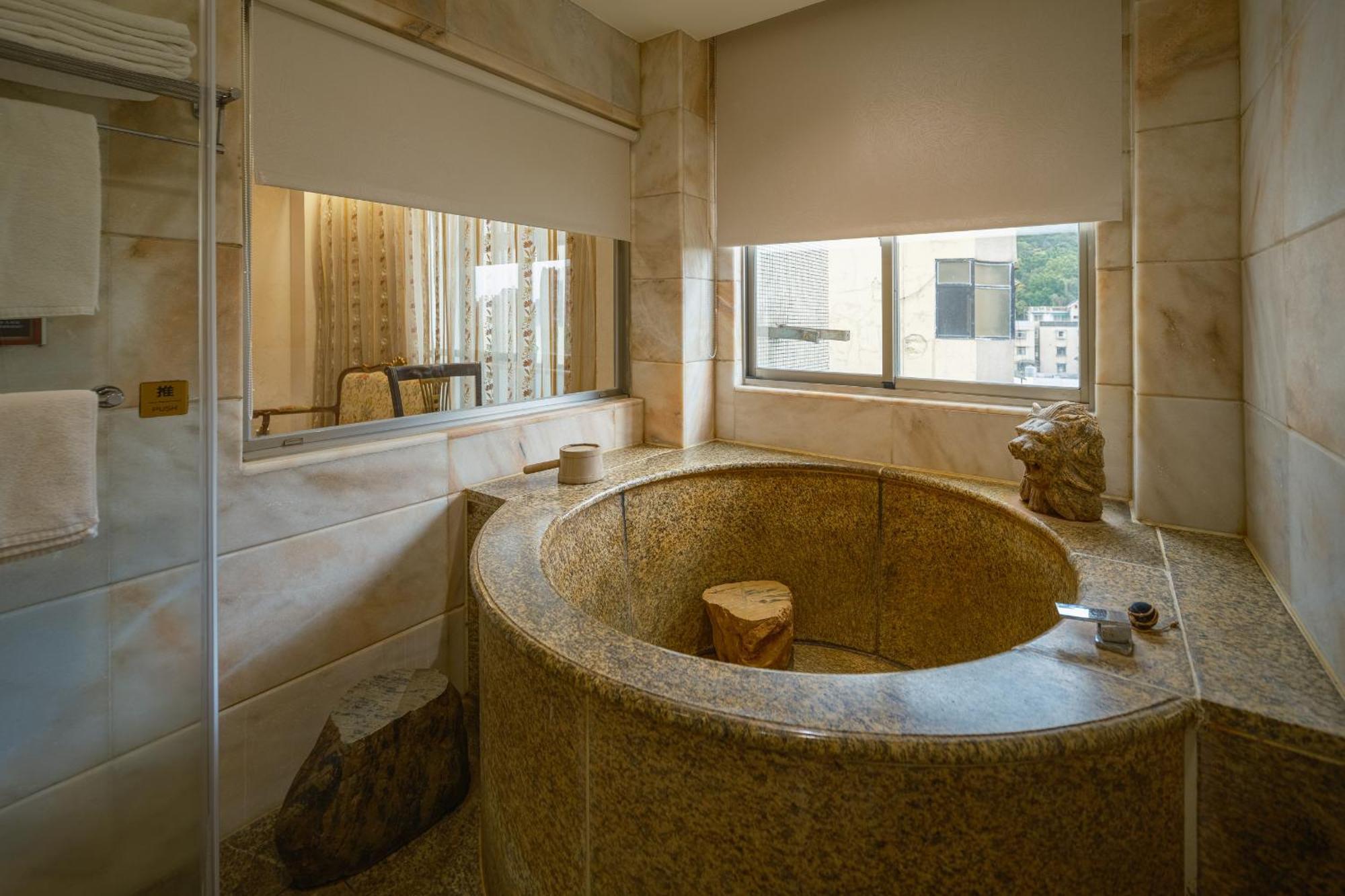 Grand Pleasure Spring Hotel Taipei Extérieur photo