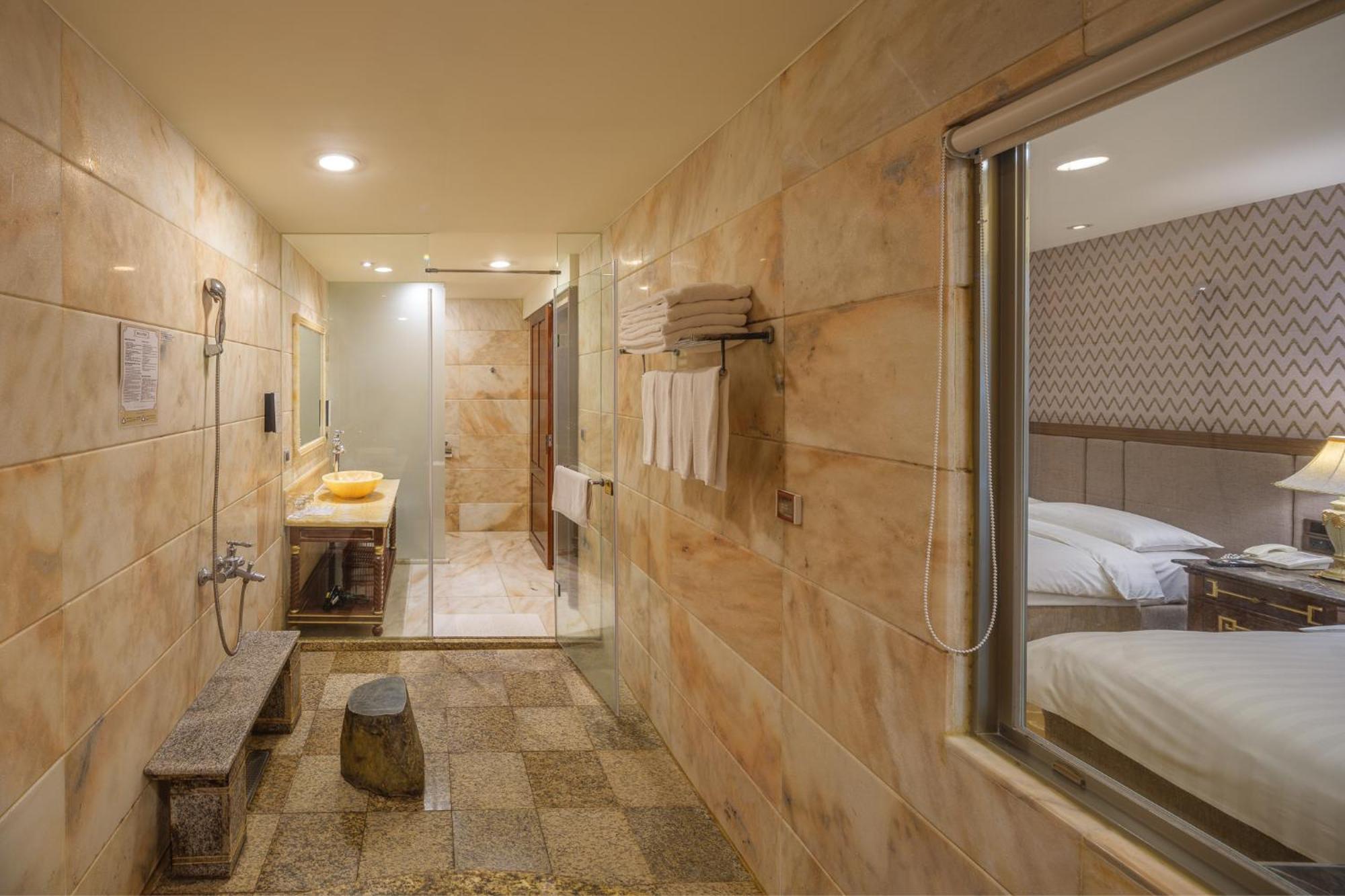 Grand Pleasure Spring Hotel Taipei Extérieur photo